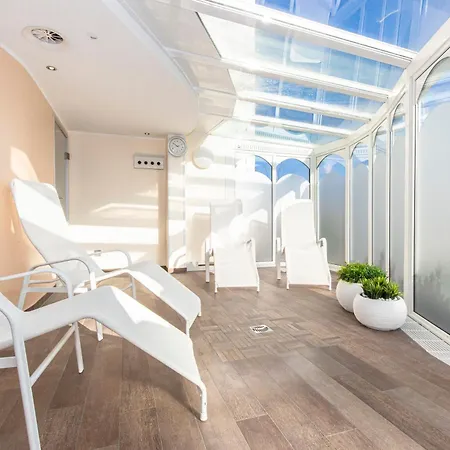 Lord Nelson 604 Apartment